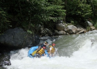  阿马库扎克急流 